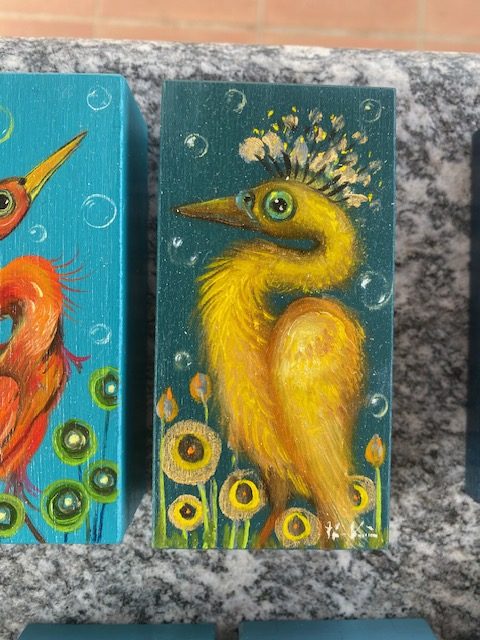 Glücksvogel Pfau Goldgelb März 2026