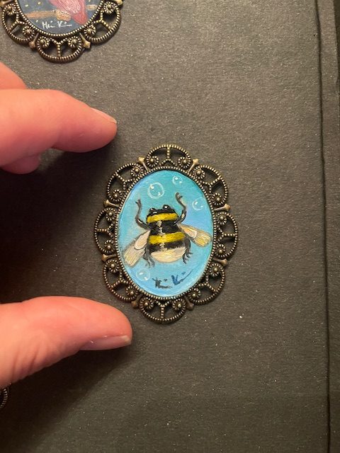 Hummel Medaillon, ca. 4*5 cm